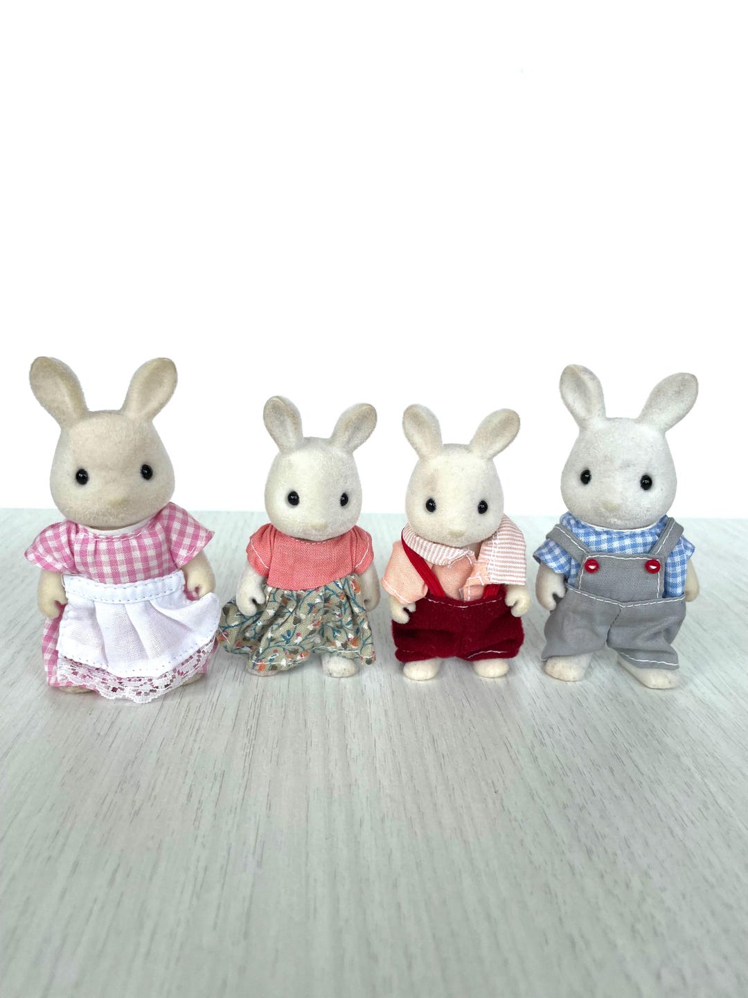 Sylvanian Snow-warren White Rabbit Family With Mom and Dad Brother and ...