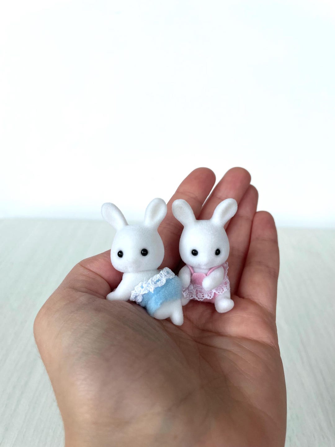 Calico Critters Snow Warren Rabbit Babies, White Flocked Rabbit Figures ...
