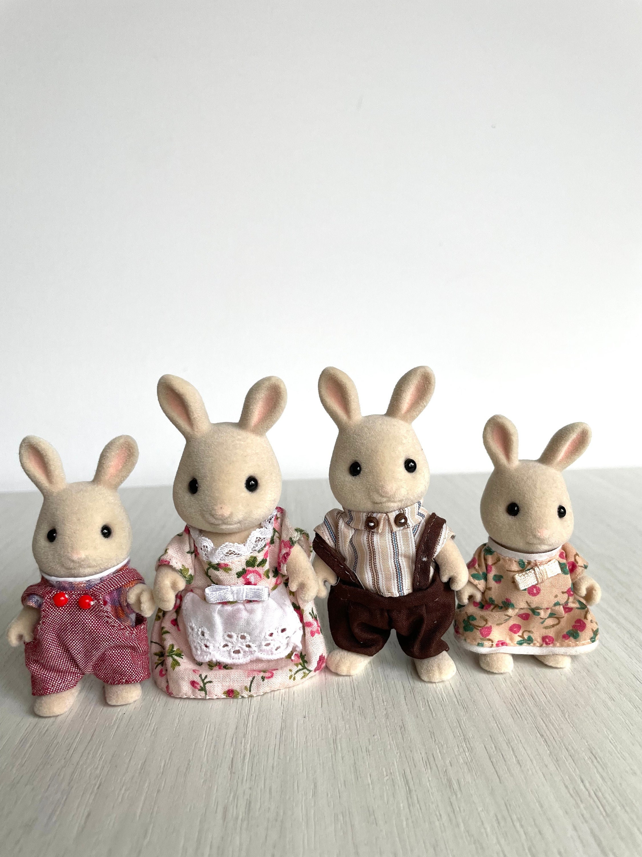 Calico Critters Vintage Periwinkle Sweet Pea Rabbit Family