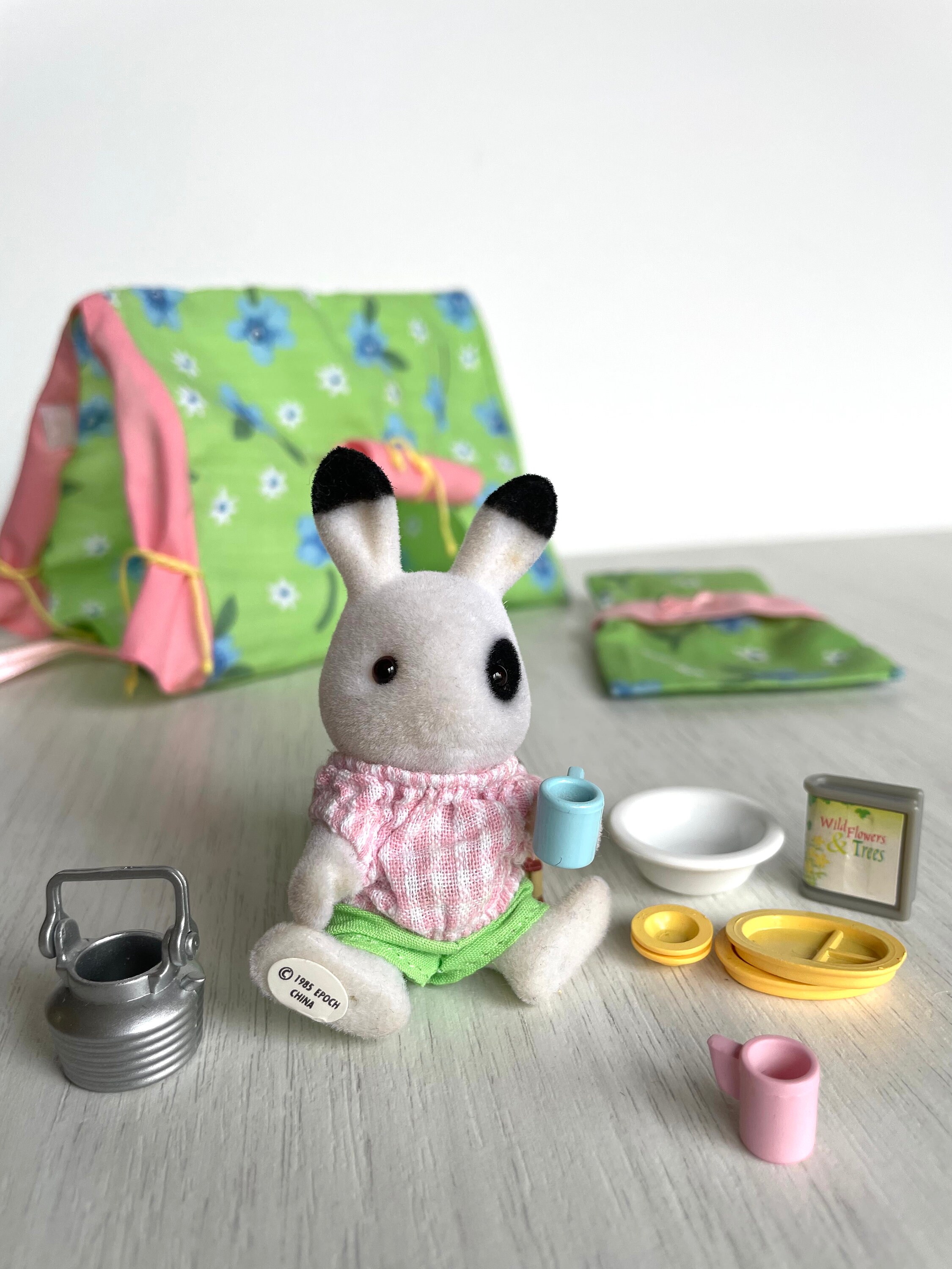 Ingrid's Camping Set Vintage Version With Gripping Hands, Camping