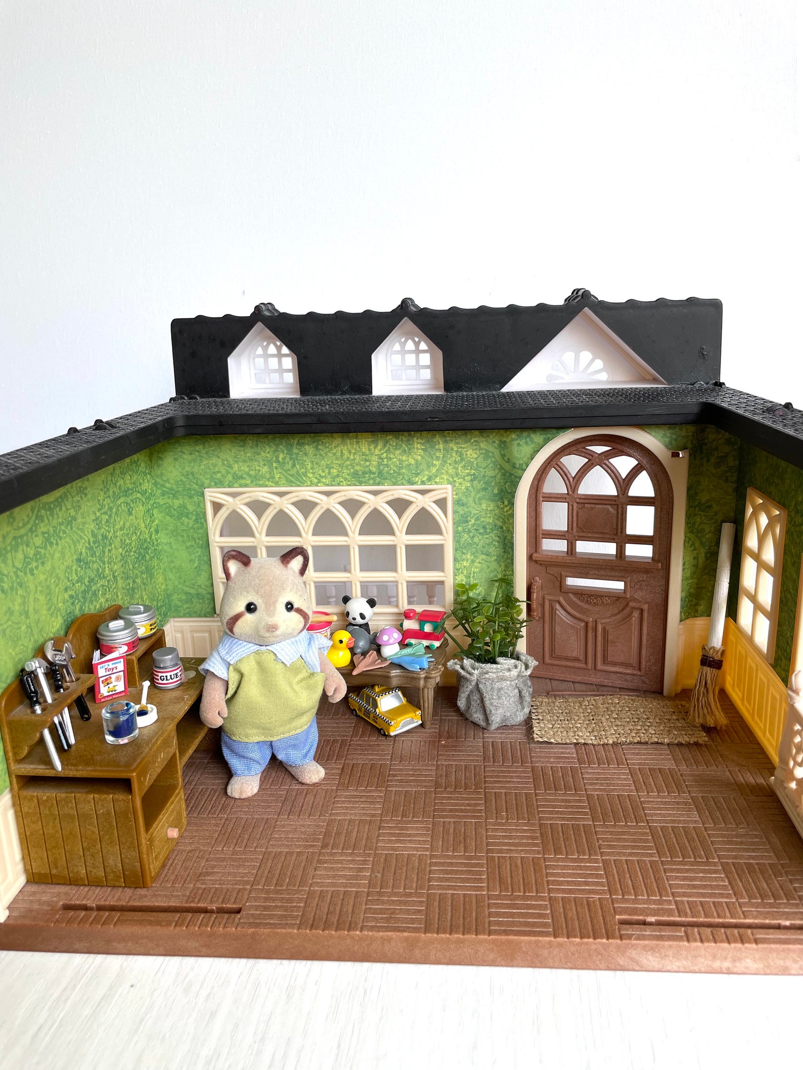 Calico Critters Toymaker Set With Custom Wallpaper Sweet Raspberry Home ...