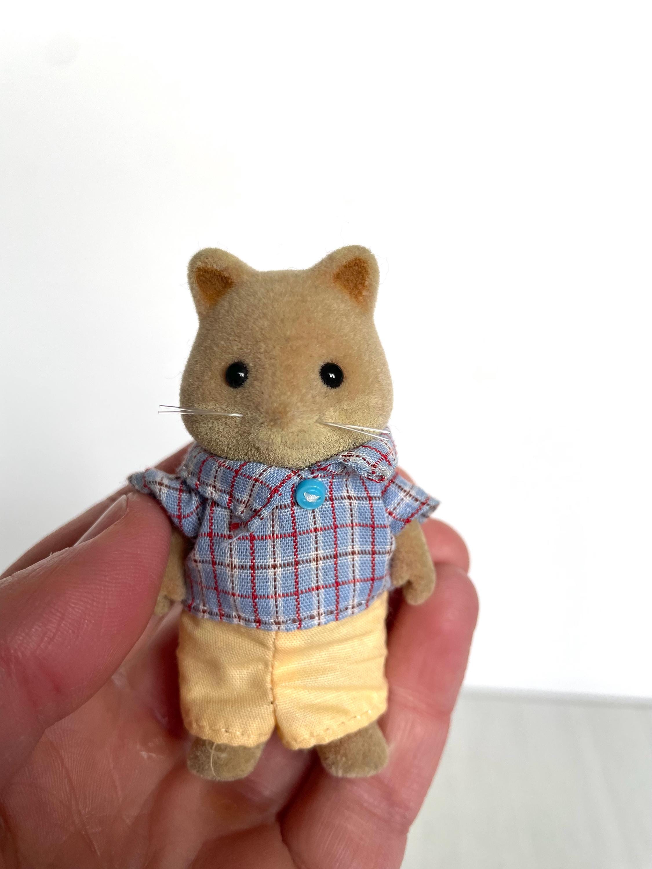 Sylvanian Families Honey Fox Family in Excellent Played With 