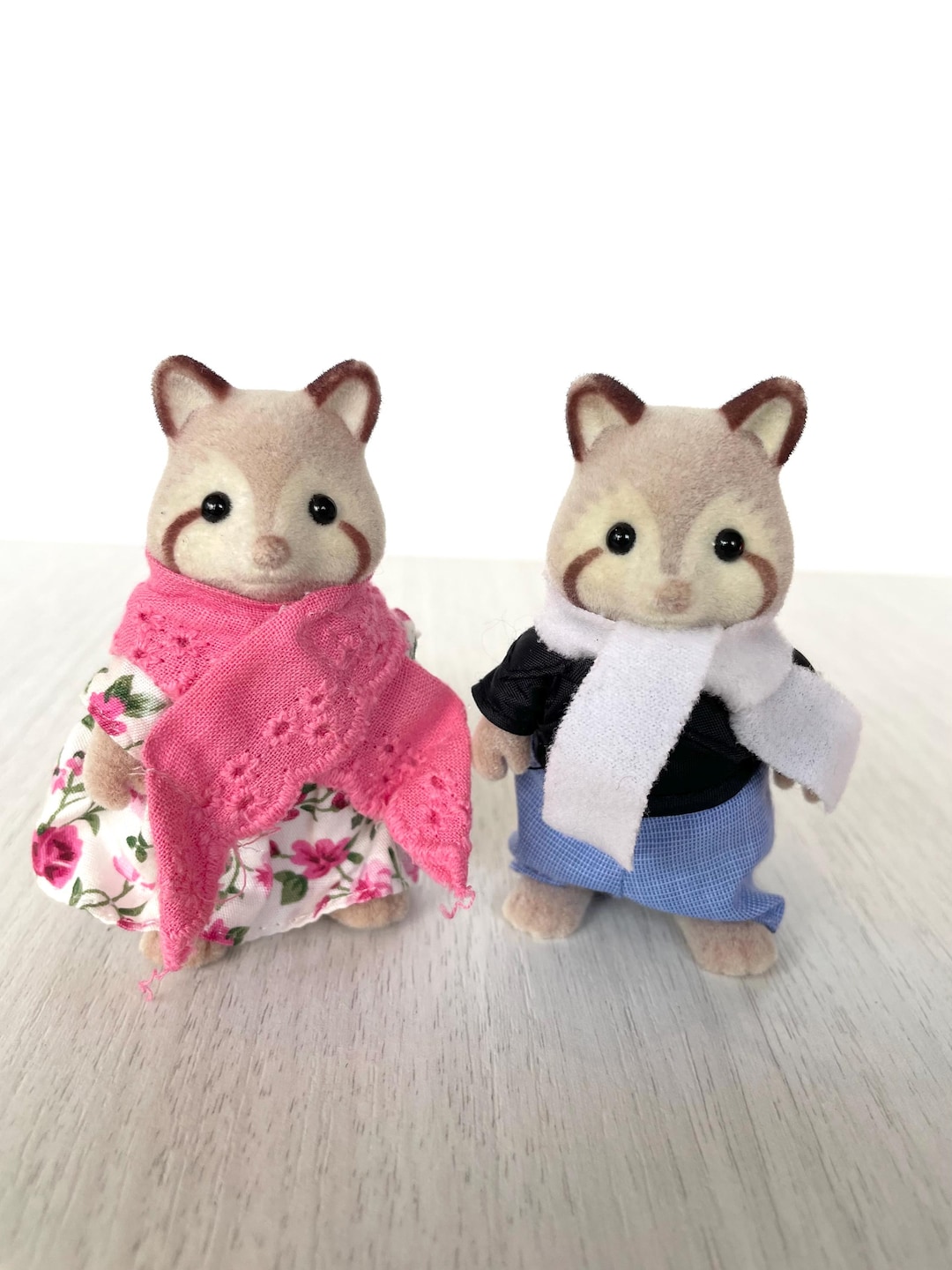 Calico Critters Mulberry Racoon Grandparents, Hard to Find Collectible