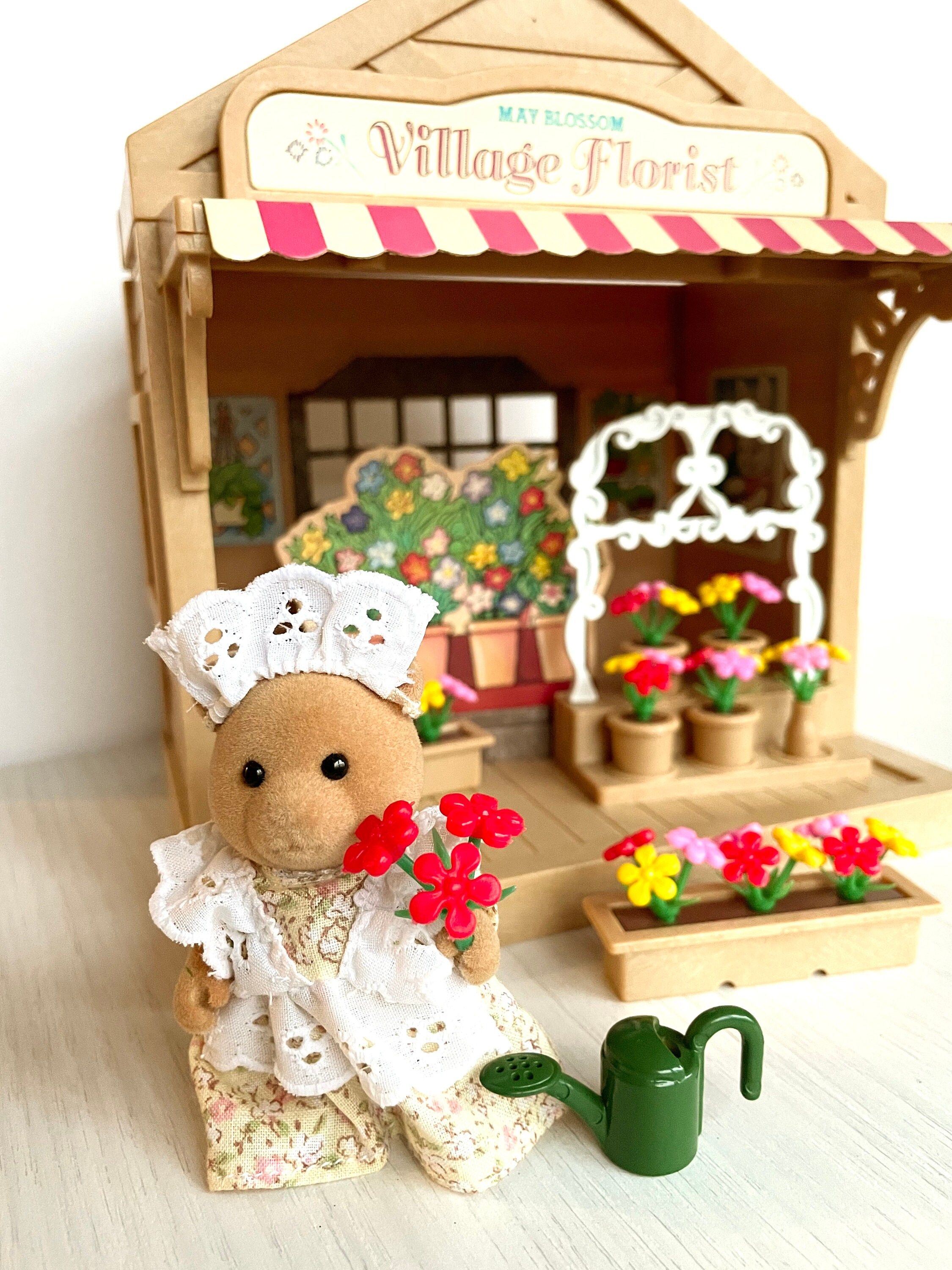 シルバニアファミリーの村の花屋、メイブロッサムの箱入り。ほぼ