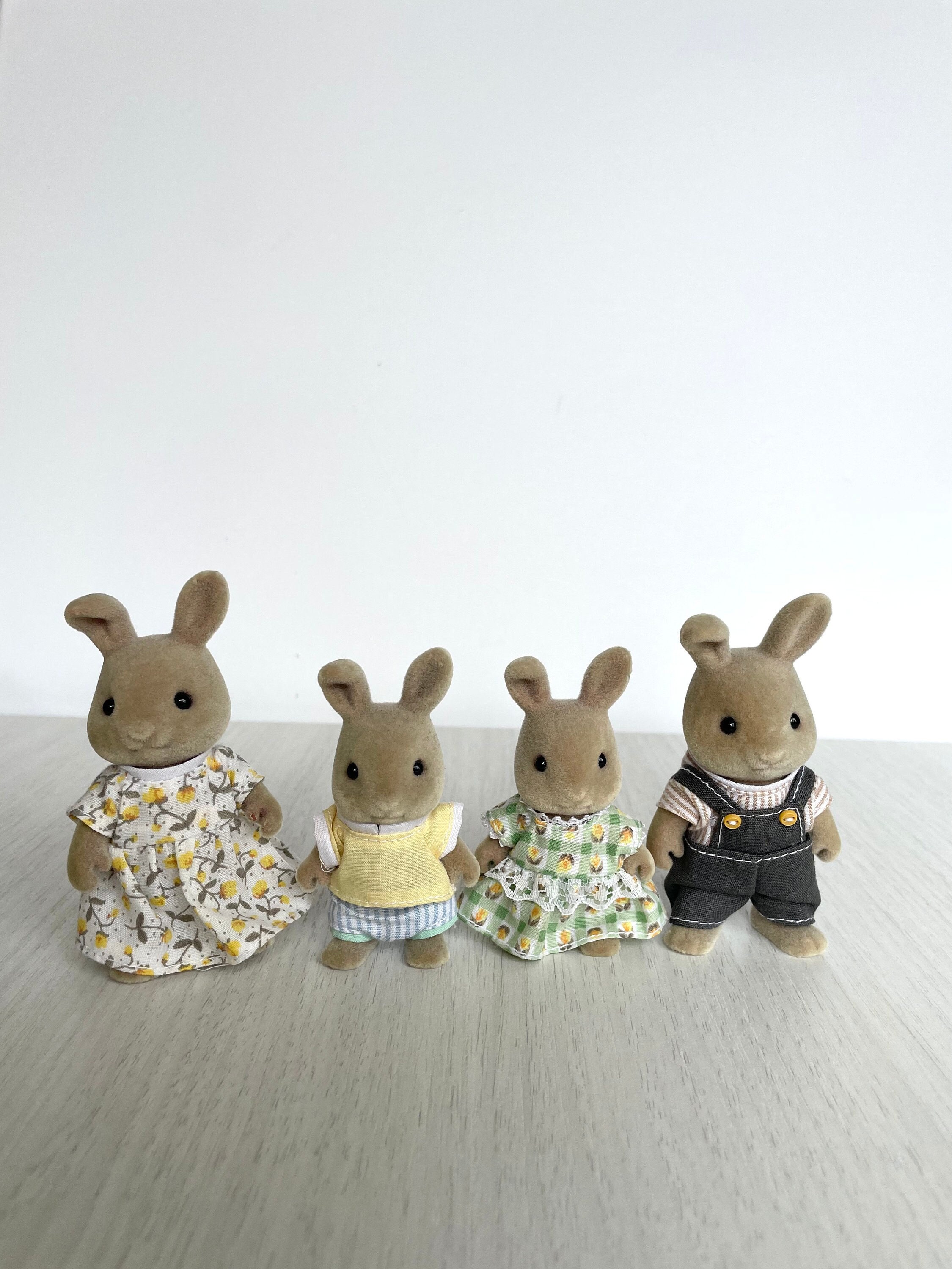 Sylvanian Families Dappledawn Rabbits Set – Rare Vintage