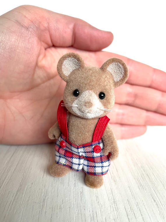 シルバニアファミリー英国版ノーウッドのネズミの男の子。廃盤になった