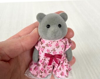 Vintage grey bear older sister 1985 Tomy Sylvanian Families Summer Evergreen Sister 2839 from the United Kingdom