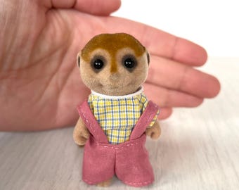 Vintage Calico Critters Broer stokstaartje, originele outfit