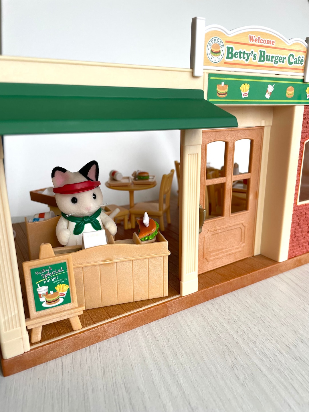 Calico Critters Betty's Burger Cafe, Nearly Complete With Original Box, Vintage Sylvanian ...
