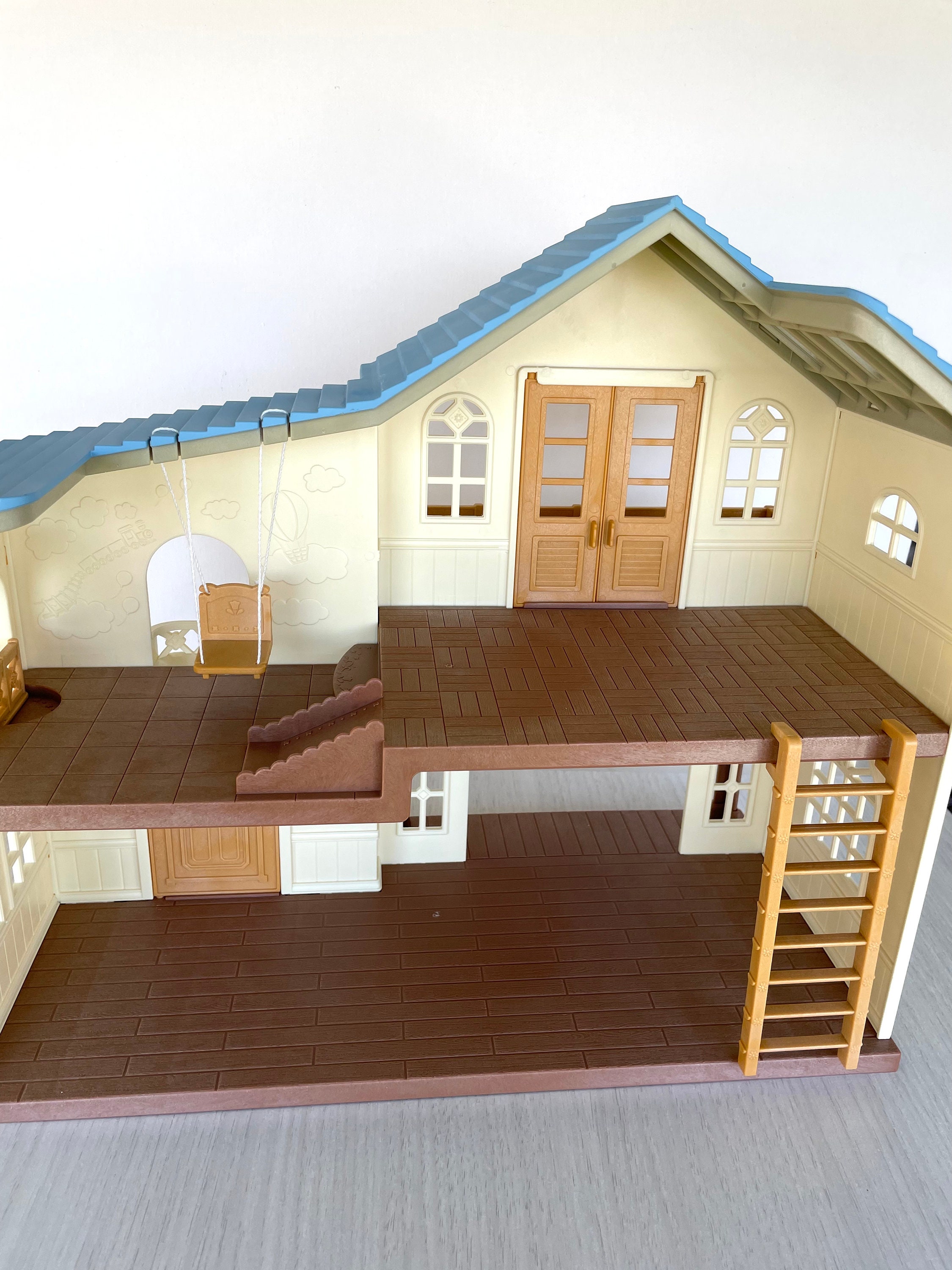 Calico Critters Breeze Hill House, Hillcrest Home, Sylvanian