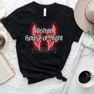 Rishan Shirt, Kronen von Nyaxia, Serpent und die Flügel der Nacht, Geschenk für Romantiker, Book Merch, Comfort Colors Tee I OFFIZIELL LIZENZIERT