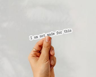 Pegatina "No estoy hecho para esto": Calcomanía para Kindle de Maxantarius Farlione. Mercancía oficial del libro "La Guerra de los Corazones Perdidos" de Carissa Broadbent.