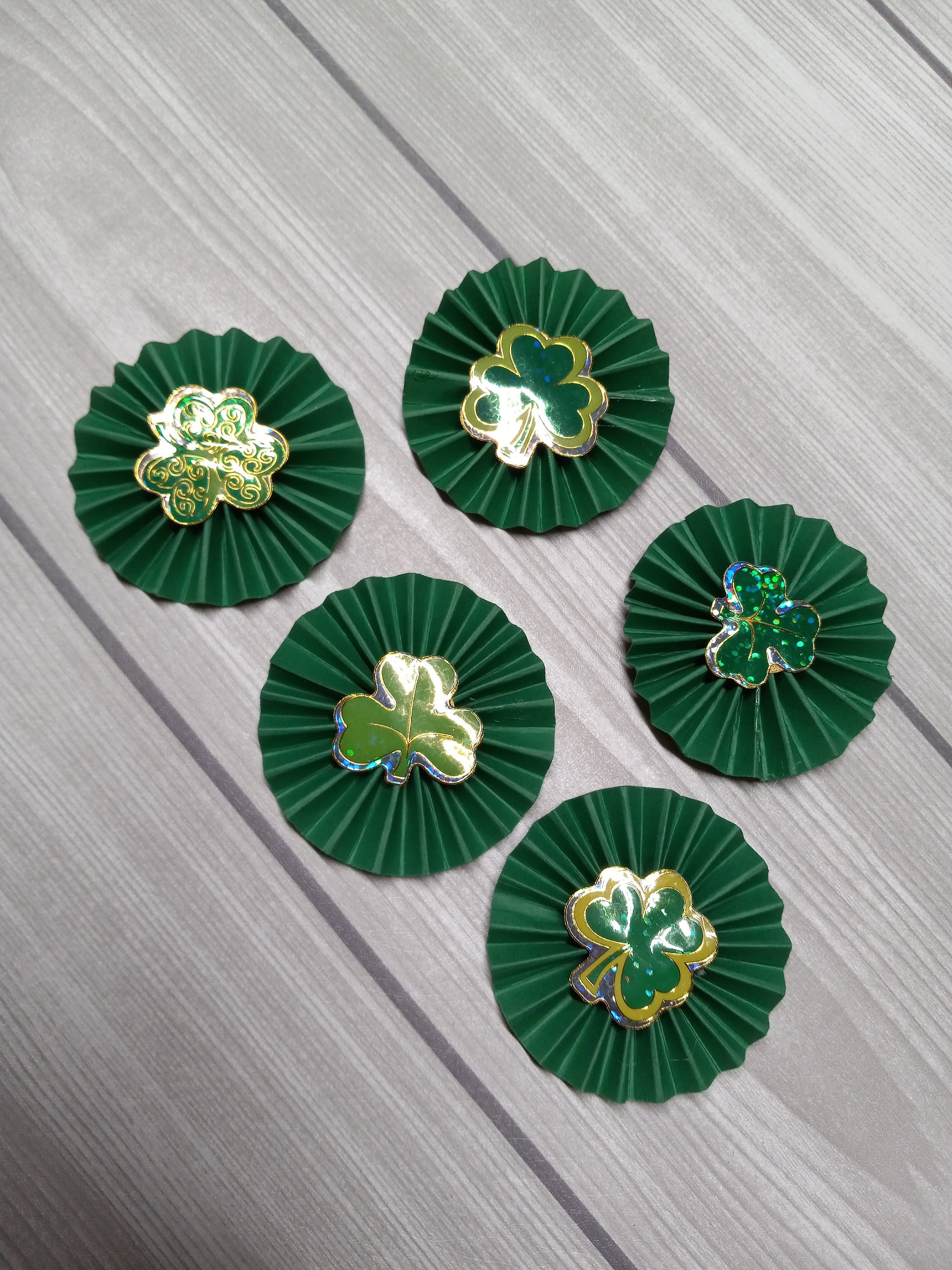 st patricks day rosettes iron