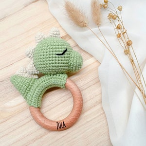 Dinosaur crochet rattle personalized, birth gift, personalized gift, dino grasping toy, crocheted rattle, baby gift