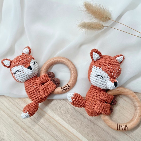 Fuchs Häkelrassel, Rassel Greifling personalisiert, Geschenk Geburt Baby, Rassel gehäkelt, Babygeschenk, Tierrassel, Waldtiere Fuchs