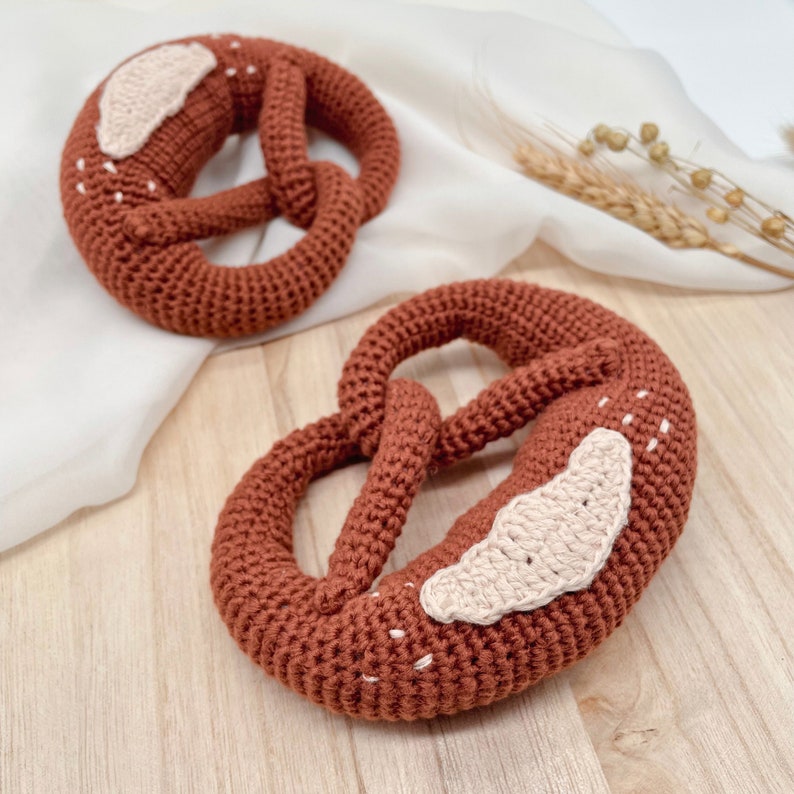 Pretzel rattle, pretzel baby rattle, crochet pretzel, baby gift birth, toy pretzel shop, crochet pretzel image 5