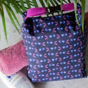 Wetbag Kirsche blau, Schwimmbeutel, Bikinitasche, wasserabweisend, Strandtasche, Schwimmbadtasche, Klickverschluss