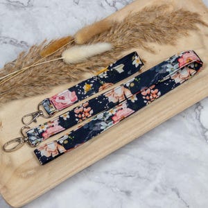 Schlüsselband Blumen schwarz zum Umhängen