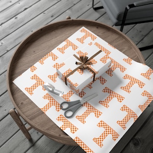 Papeles para envolver regalos - Equipo de fútbol universitario Tennessee Vols, hojas para envolver regalos para el día del partido, fanáticos voluntarios, papel para envolver regalos deportivos, naranja y blanco