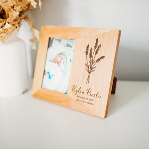 Personalized Picture Frame, Baby Stat Picture Frame, Engraved Picture Frame, Baby Picture Frame, Wooden Picture Frame, Baby Shower Gift