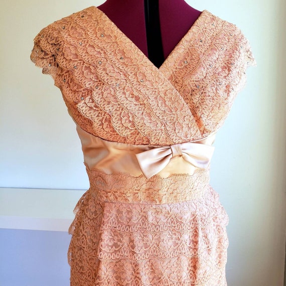 50s Lace Peach Wiggle Dress - image 1