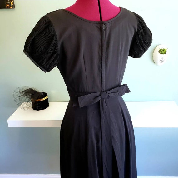 Vintage 40s Black Dress XS/S Goth Pinup True Vint… - image 2