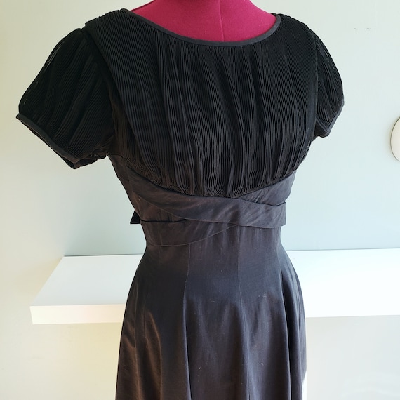 Vintage 40s Black Dress XS/S Goth Pinup True Vint… - image 5