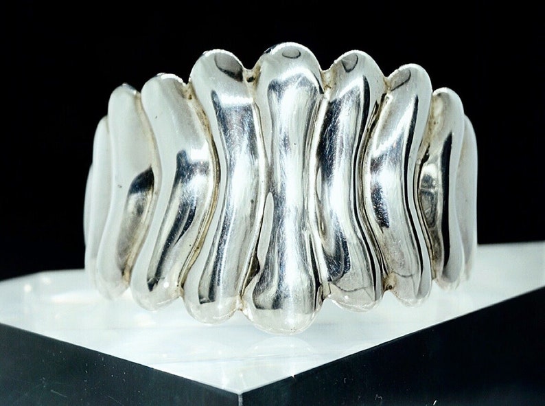 Beautiful 925 Sterling Silver Artisan Designer Scalloped Ribbed Wide shops Cuff Bracelet