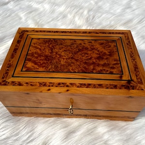11&quot;x7&quot; high quality burl jewelery Box, wooden Jewellry box, thuya box with lock key, decorative box, memory box, gift idea, christmas Gift
