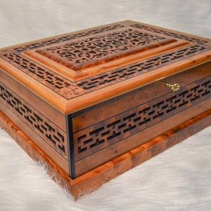 15&quot;x10&quot; high quality burl jewelry Box, Mirror inside the lid, thuya box with lock key,decorative box, memory box, gift idea,christmas Gift