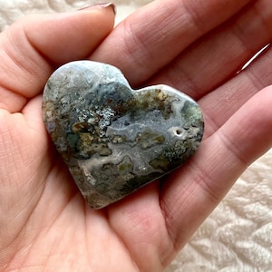 Small Moss Agate Heart Carving Crystal - Healing Crystal - Spiritual Gift - Druzy Crystal