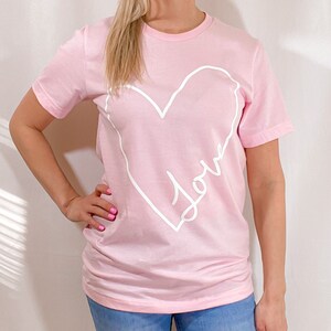 Women&#39;s Pink Love Graphic Tee
