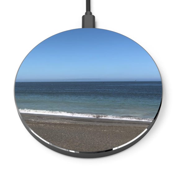 Beach Vibes Wireless Charger, Coastal Decor for Home Office, Ocean Scene Charging Pad for Beach Lovers, Tech Gift for Him/Her, Fast Charging