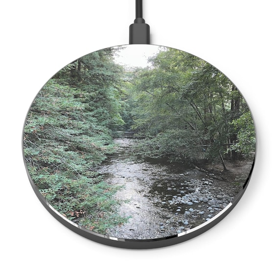 Peaceful Creek Wireless Charger, Rustic Fast Charger, Eco-Friendly Phone Accessory, River Landscape Desk Decor, Gift for Nature Lovers