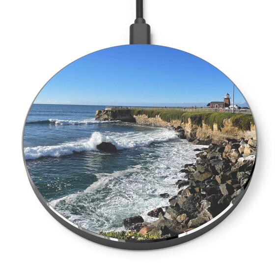 Coastal Waves and LIGHTHOUSE Wireless Charger, Tech Gift, Ocean Scene Desk Accessory, Aesthetic Tech Decor, Summer Vibes Decor