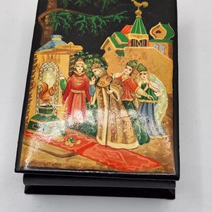 Small Rectangle Russian Painted Trinket Box 3.75&quot; X 2.75&quot; signed by artist