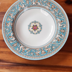Wedgwood Florentine Rim Soup Bowl 8&quot; made in England dinnerware