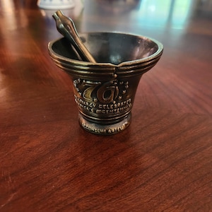 Small Mortar and Pestle 1976, pharmacy decor, brass decor, 2.75&quot; high, office decor