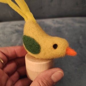 Felted bird Wool Felt , Felted Insect, Needle Felt bird, bird Decor, Felted bird, handmade Felted Accessory