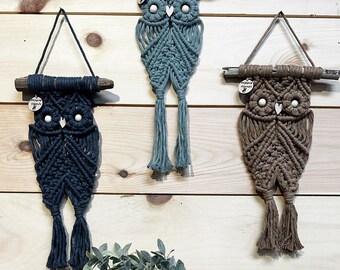 Mini búho de macramé para colgar en la pared