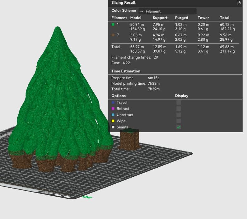 K&ouml;nnte beinhalten: Ein 3D-Modell eines gr&uuml;nen und braunen Baumes auf einem digitalen Raster. Das Slicing Result-Panel zeigt Daten an, darunter einen Gesamtverbrauch von 211,17 g Filament, eine Druckzeit von 7h39m und 29 Filamentwechsel.