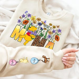 Mama personalizada com nome de criança na manga Png, Mama Bear Png, Leopard Mama Png, Wildflowers Mama, Nomes temáticos na manga para mulheres, camisa Png