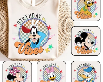 Cartoon muis verjaardag familieshirt png, verjaardag bijpassende T-shirt png, magische verjaardagsfeestje jongens/meisjes ontwerp png, cartoon verjaardagsvibes