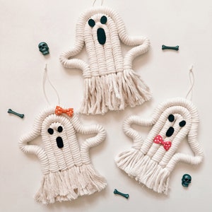 Macramé ghost | macrame ghost | cute Halloween decor | spooky season | cute macrame decor | macrame Halloween | wall hanging