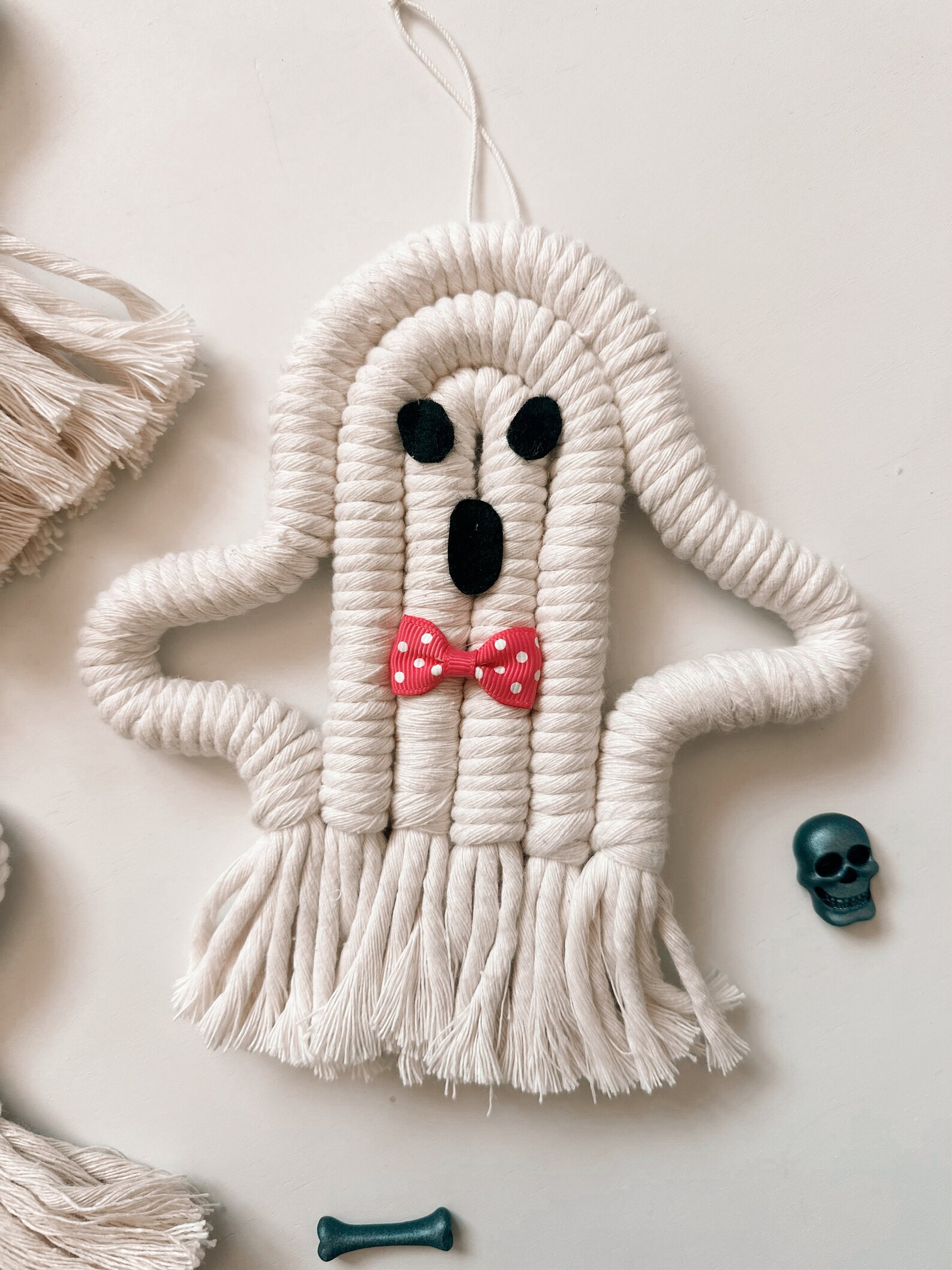 Macrame Ghost Keychains Macramé Ghost | Macrame Ghost | Cute Halloween Decor | Spooky Season ...