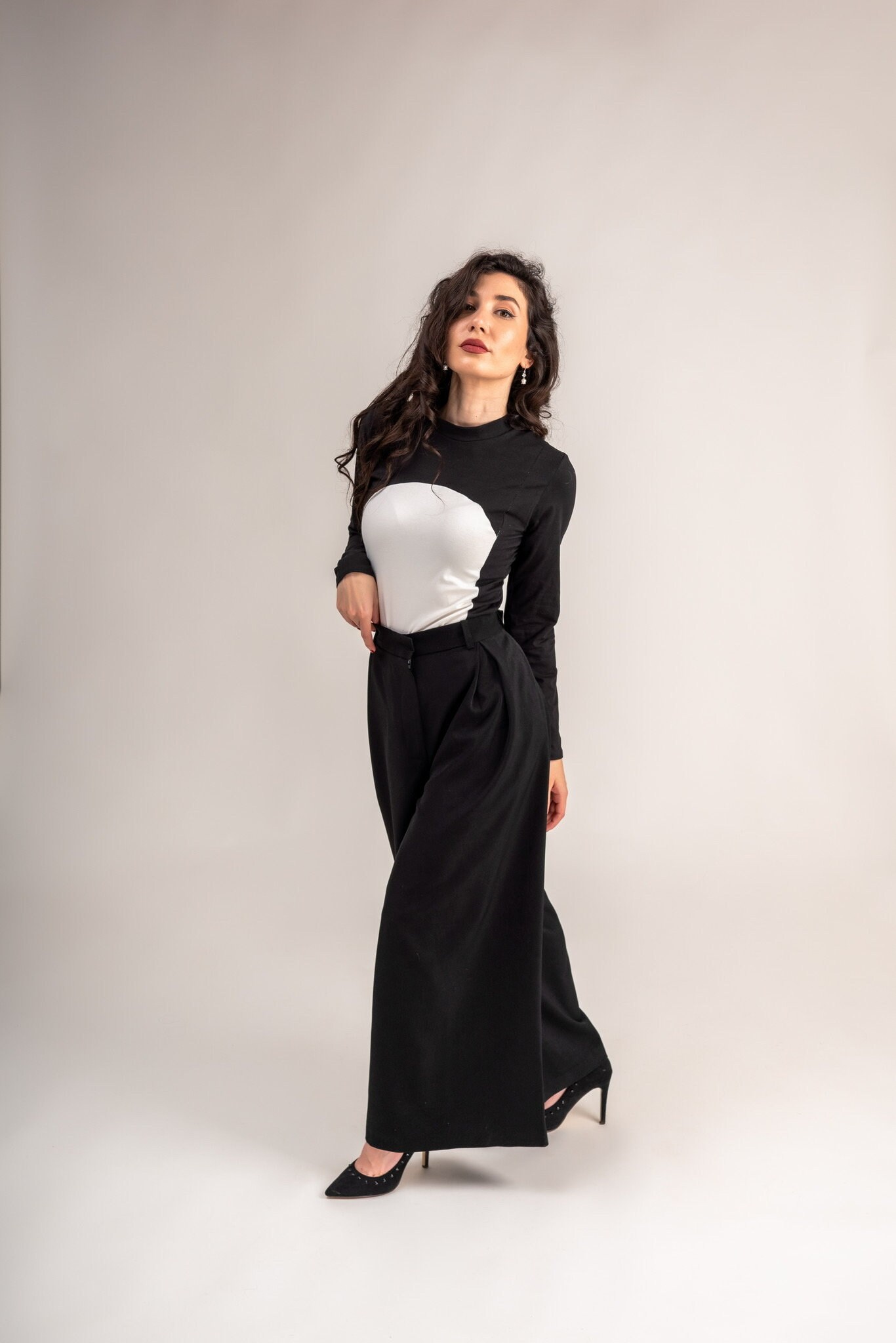 Black Silky “ Palazzo “ Pants Trendy Gabardine Fabric Wide Leg Pants Féminine Wide Leg Pants Size on Model M
