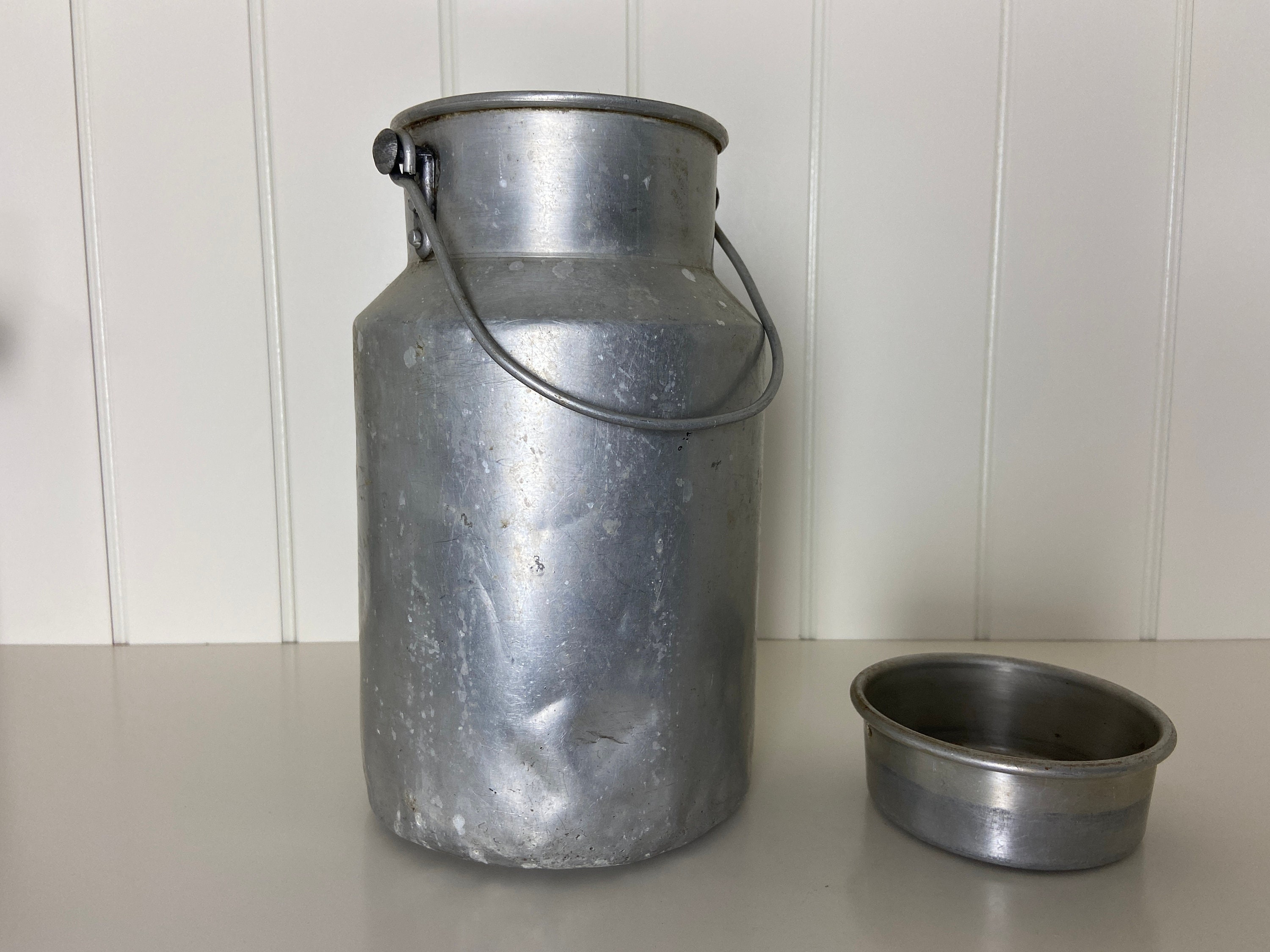 Pot à Lait Vintage, Pot Français, en Aluminium de Ferme Authentique, Ancien Lait, Décor d'art Ferme