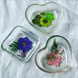 Pressed Flower | Resin | Jewelry Dish | Handmade Gifts | Boho Style | Real Flowers | Floral Arrangement