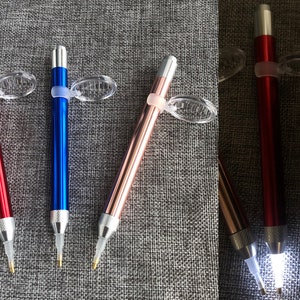 Drill Pen with  Light And Magnifying Glass.Diamond Painting Pens, Diamond Art Pen. Paint With Diamonds.