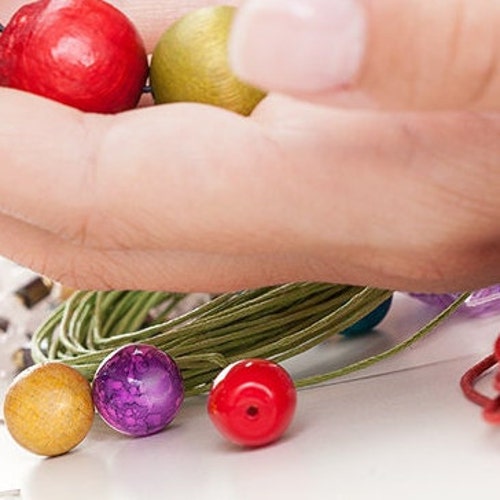 貝　まとめ売り 天然カピス貝 20～150個 / 0/1/2穴 /30/40/50/60/65/70 mm。貝殻